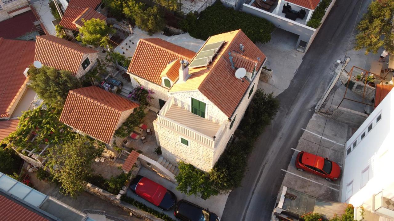 Apartments Larsen Omiš Zewnętrze zdjęcie