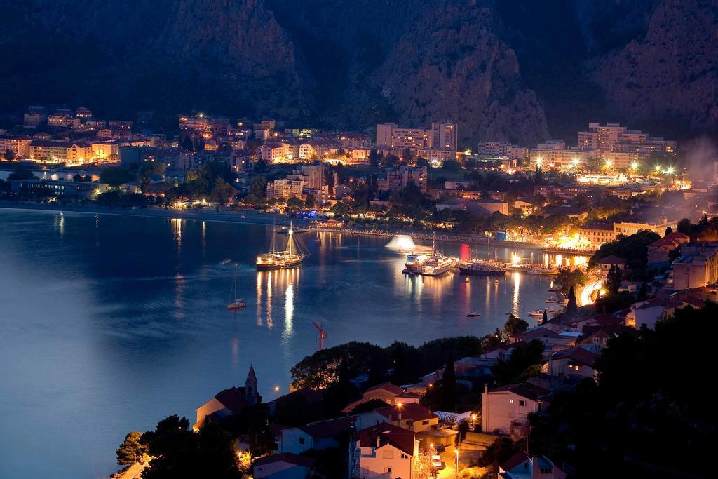 Apartments Larsen Omiš Zewnętrze zdjęcie