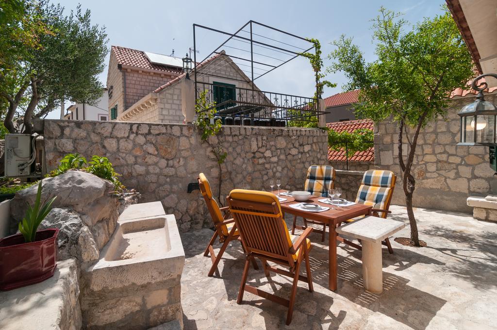 Apartments Larsen Omiš Zewnętrze zdjęcie