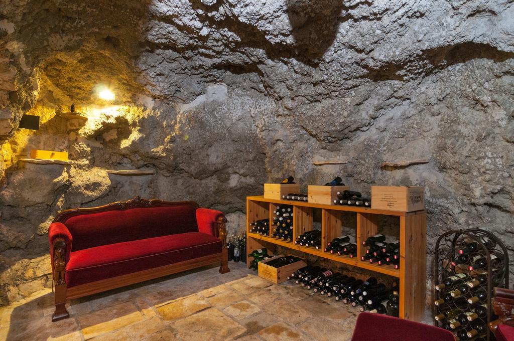 Apartments Larsen Omiš Zewnętrze zdjęcie