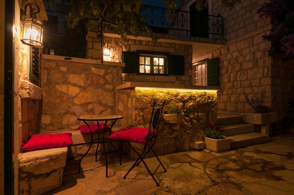 Apartments Larsen Omiš Zewnętrze zdjęcie