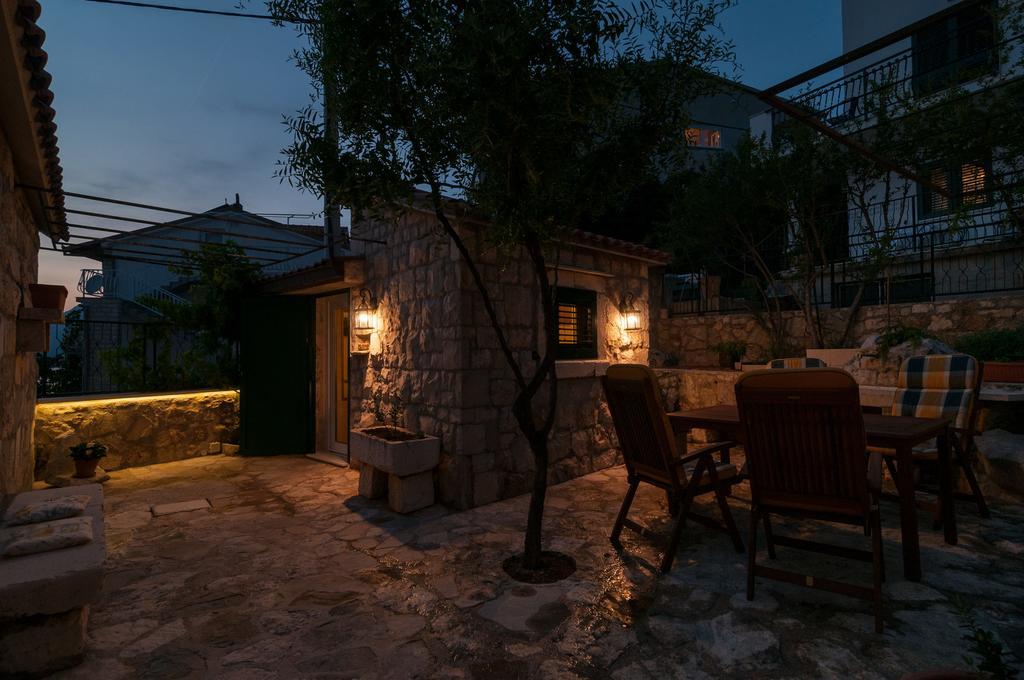 Apartments Larsen Omiš Zewnętrze zdjęcie