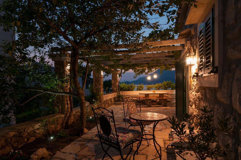 Apartments Larsen Omiš Zewnętrze zdjęcie