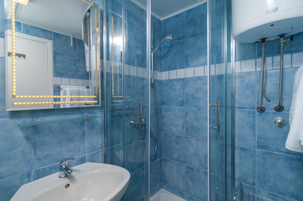 Apartments Larsen Omiš Zewnętrze zdjęcie