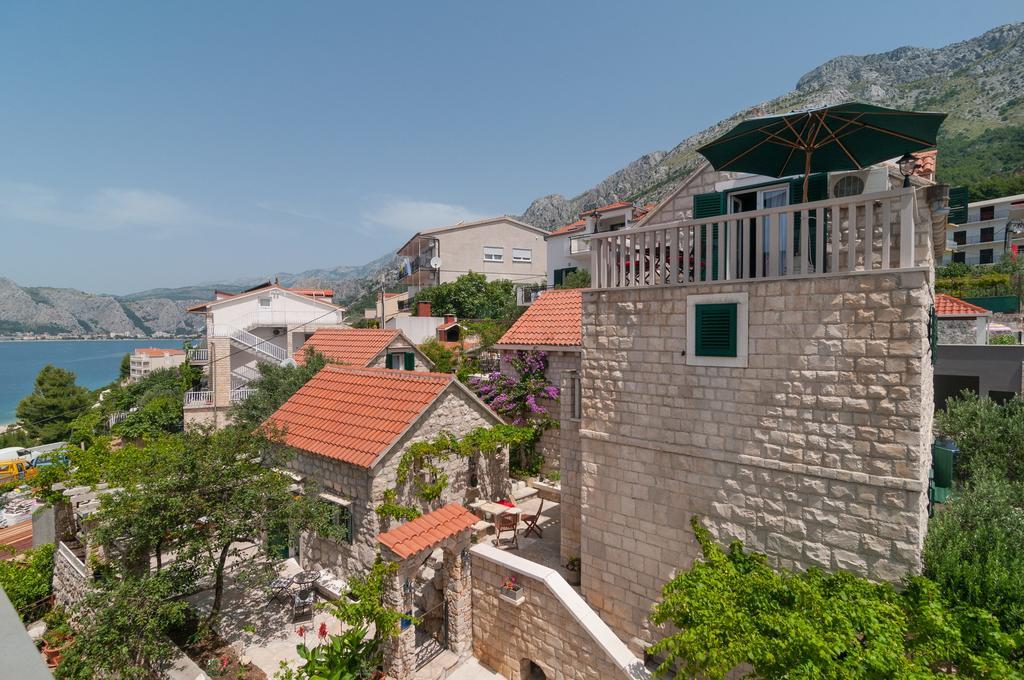 Apartments Larsen Omiš Zewnętrze zdjęcie