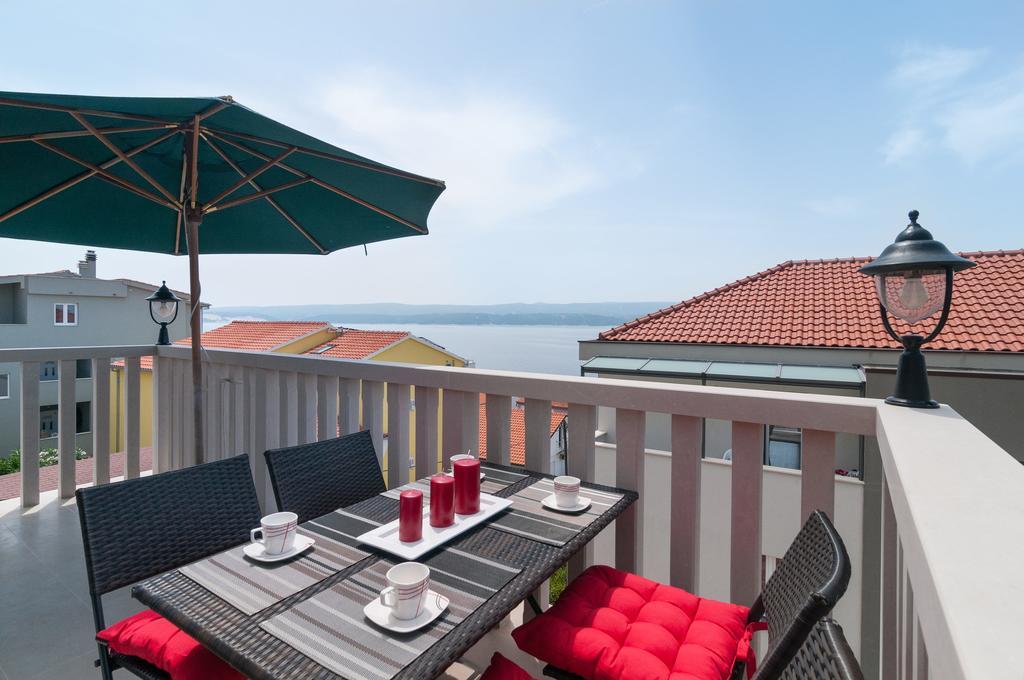 Apartments Larsen Omiš Zewnętrze zdjęcie