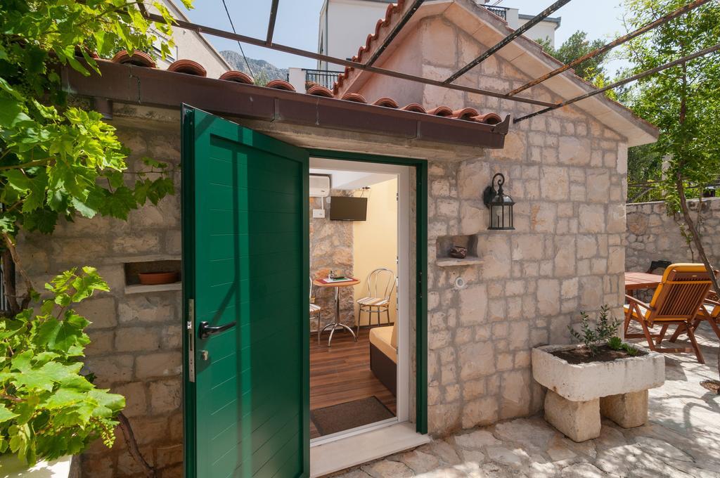 Apartments Larsen Omiš Zewnętrze zdjęcie