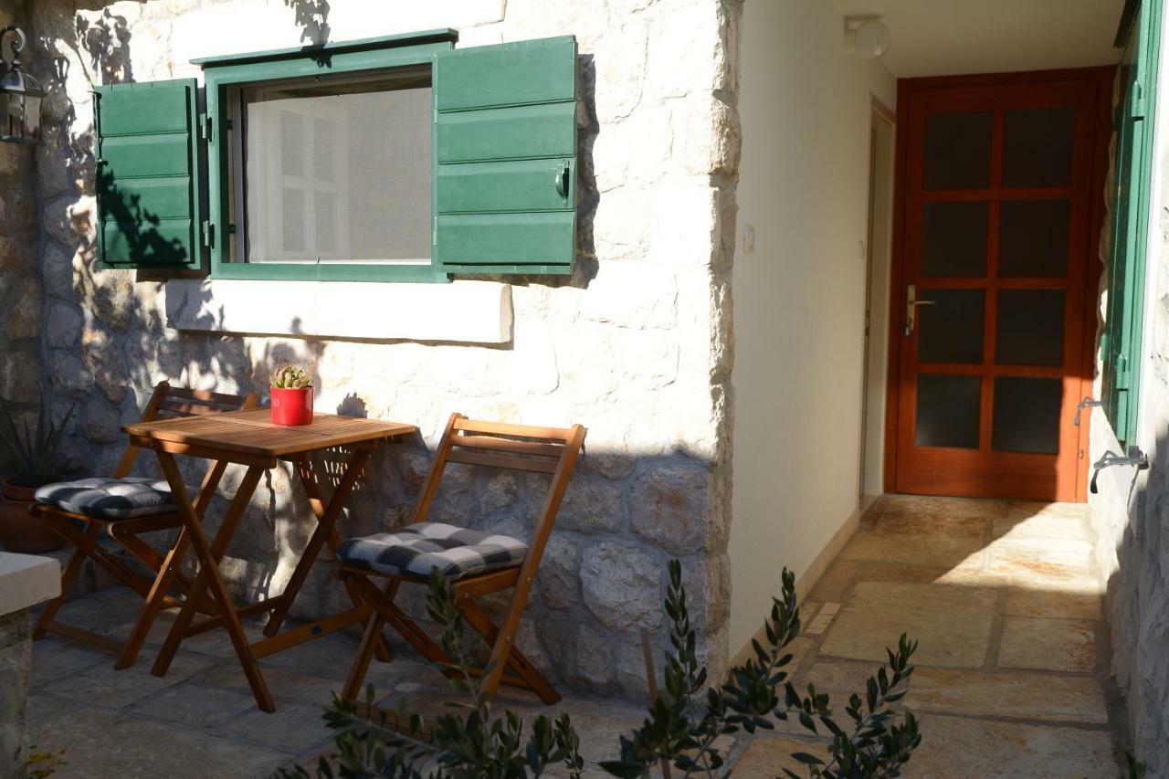 Apartments Larsen Omiš Zewnętrze zdjęcie